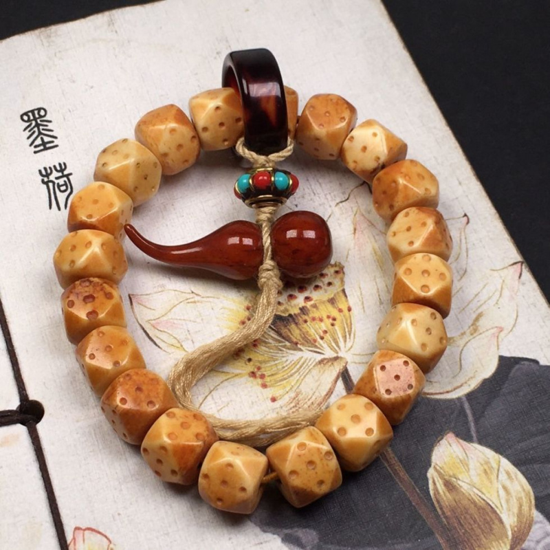 Bracciale con Autografo in Oss - Vintage Collectibles And More recensione e prezzo